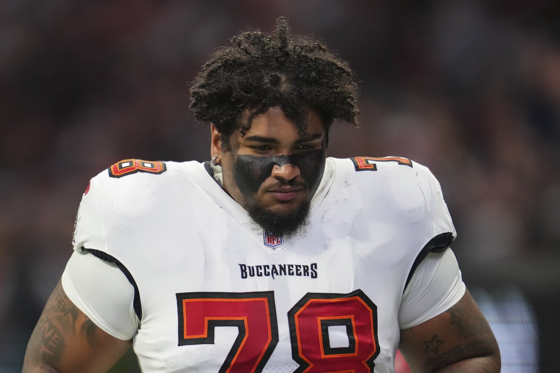 Tristan Wirfs Absent From Buccaneers Otas Amid Contract Talks The