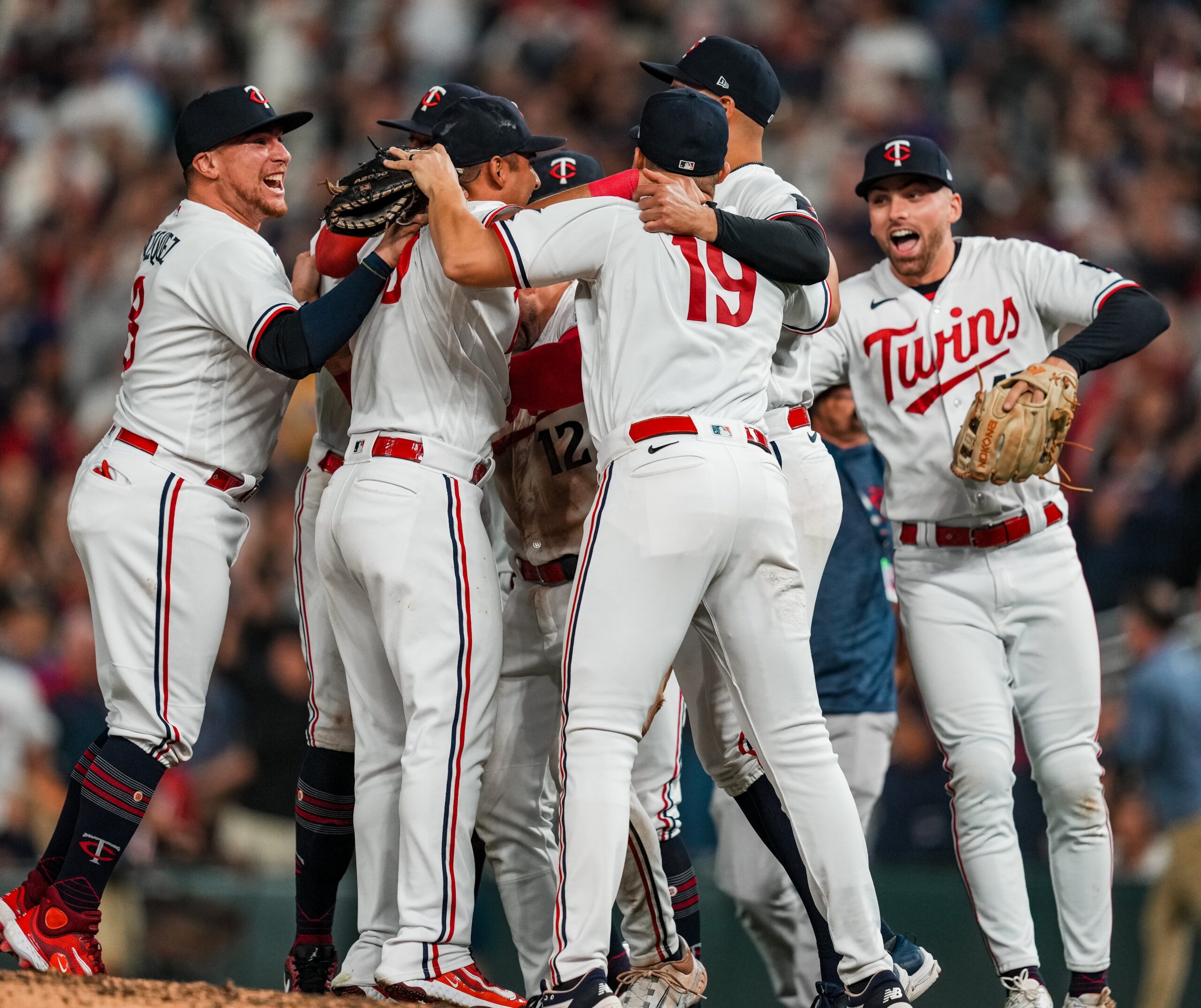 MLB playoffs: Twins win 2-0, eliminate Blue Jays in wild-card series sweep